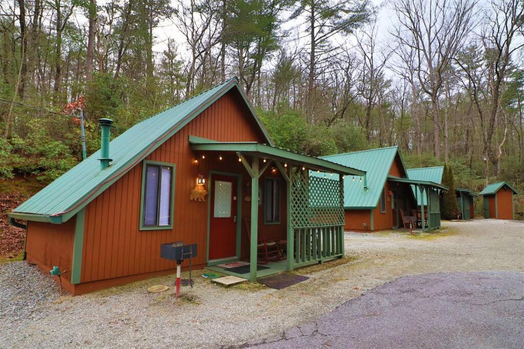 Cozy Cabin W/ Fireplace 3 Minutes To Helen! #2. מראה חיצוני תמונה